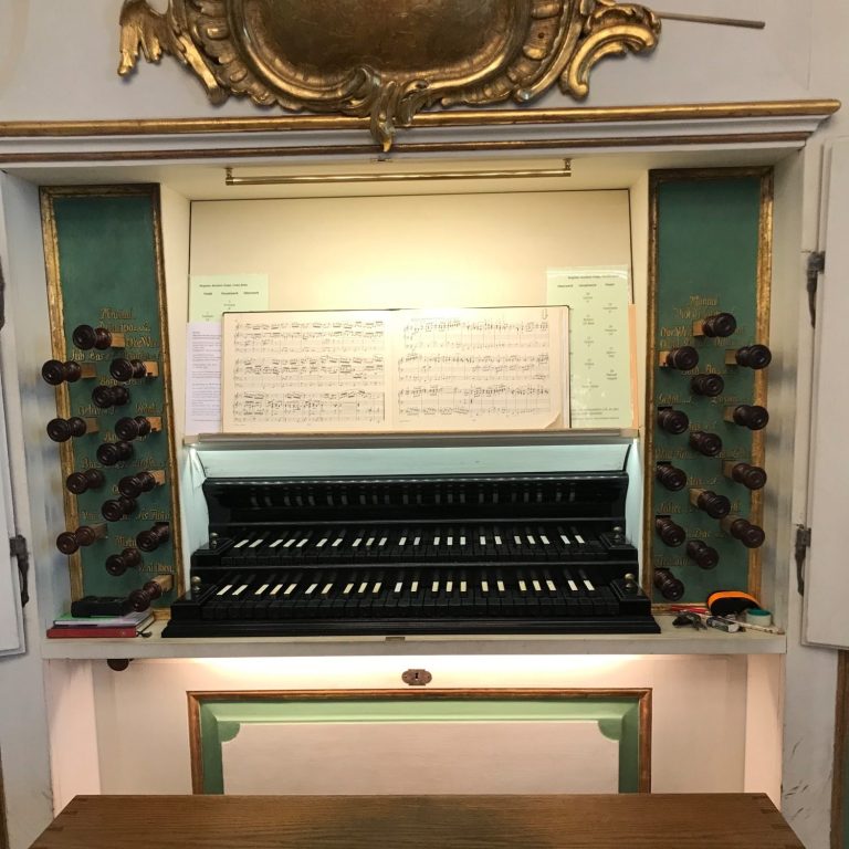Spieltisch der Amalienorgel Berlin-Karlshorst Spieltisch der Amalienorgel Karlshorst