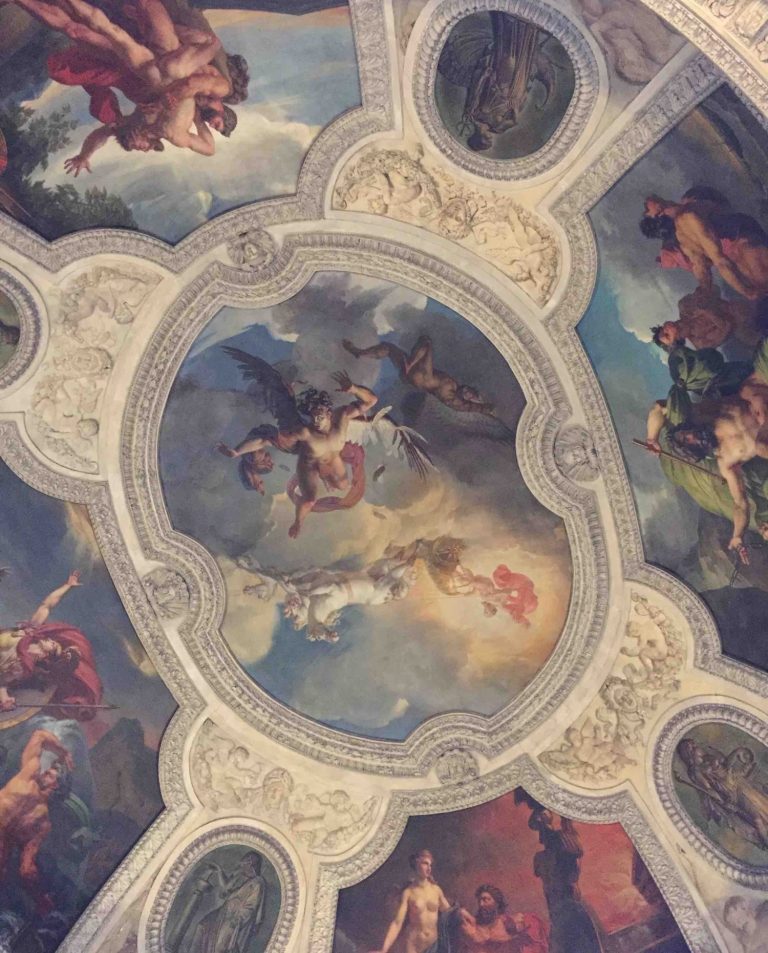 Decken-Fresko im Pariser Louvre Deckenfresko im Pariser Louvre